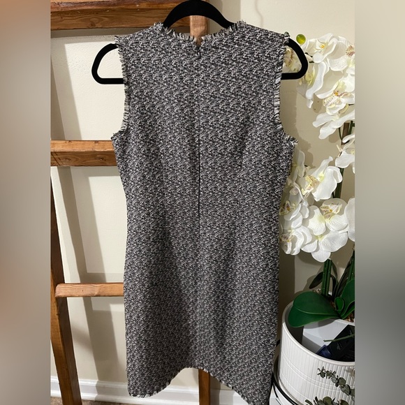 Karl Lagerfeld Paris, Woven Tweed Split Neck Sheath Dress-Sz: 4 - Picture 4 of 9